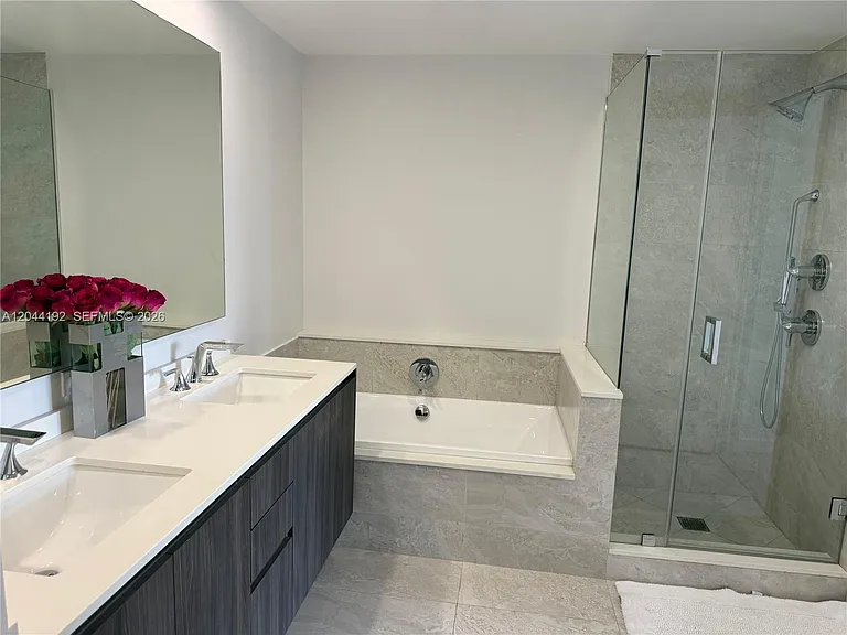 488 NE 18th St #2701 — Photo 15