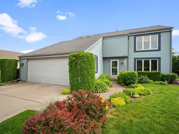 16255 West Mayflower DRIVE, New Berlin, WI 53151