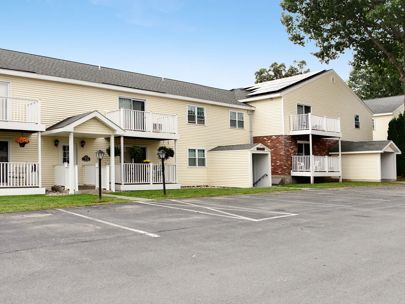Saratoga Garden Apartments — Photo 4