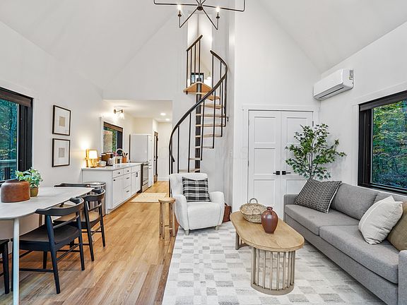 4th image of 15693 Rocky Fork Rd