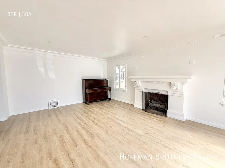 334 N Gardner St — Photo 5