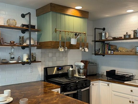 5th image of 2674 E Washington St #2672