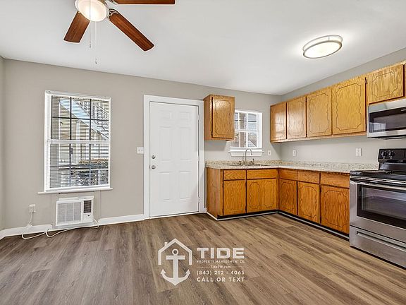 2nd image of 2220 Van Buren Ave #10