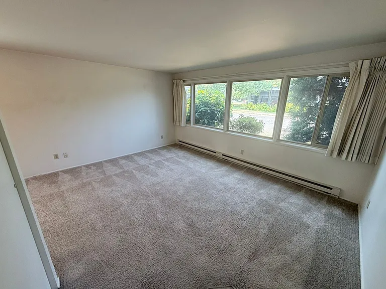 2600-2628 NW Tyler Ave — Photo 5