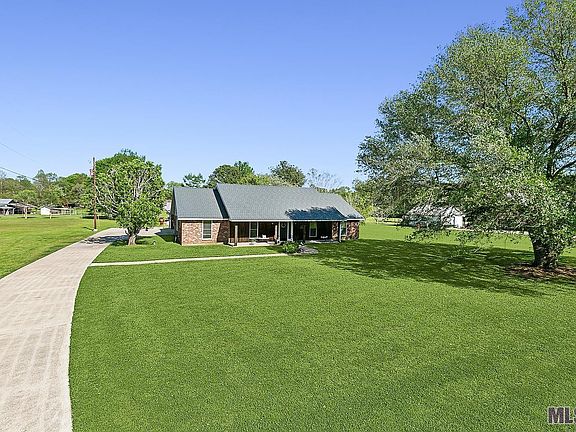 2nd image of 1217 Holly Dr