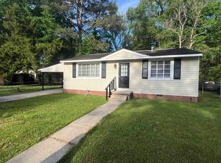 201 Rosewood Dr, Petal, MS 39465