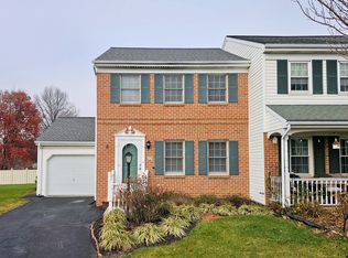 88 Robin Hill Dr, Lititz, PA 17543