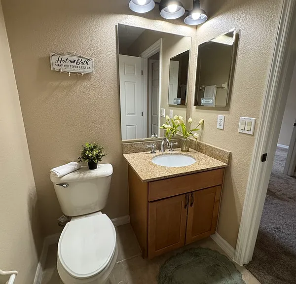 839 Assembly Ct — Photo 33