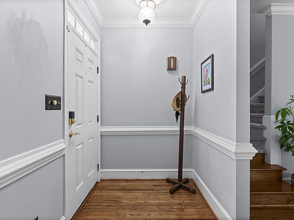 3rd image of 1407 Traherne Dr