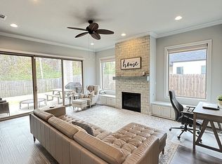 301 Kanis Ridge Dr, Little Rock, AR 72223