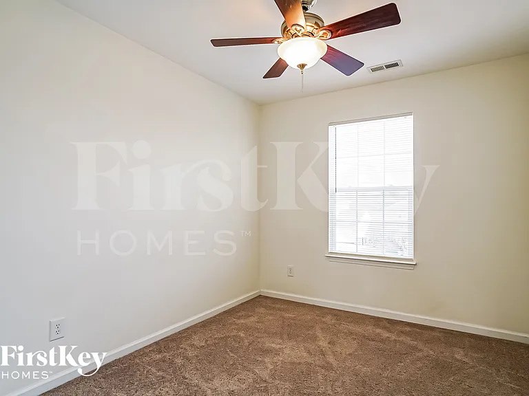 245 N Weststone Blvd — Photo 12