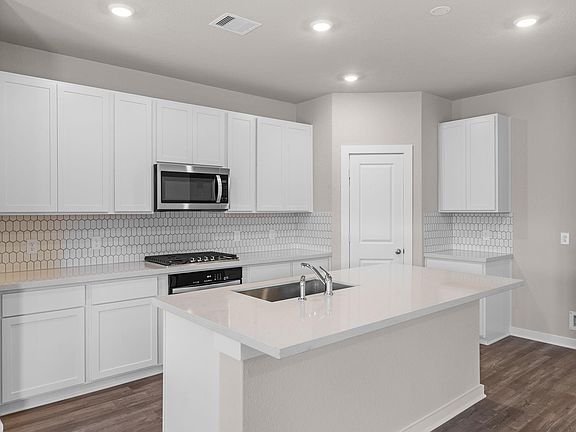 4th image of 2808 English Laurel Dr