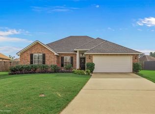 305 Avondale Cir, Bossier City, LA 71112