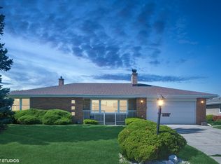 6502 Palma Ln, Morton Grove, IL 60053