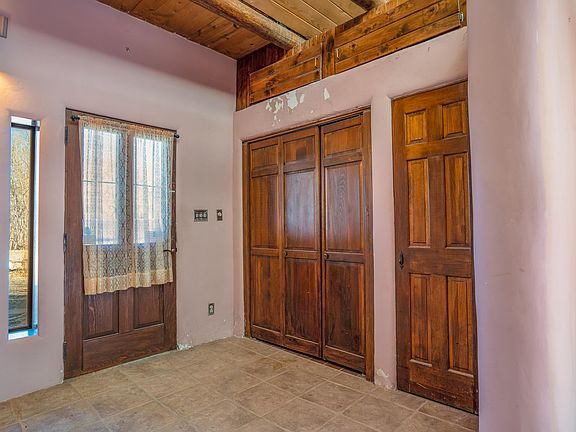 5th image of 303 Paseo Del Pueblo Norte