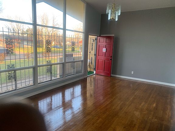 3rd image of 5634 Southbrook Dr
