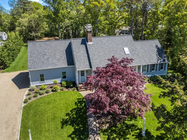 12 Paddocks Path, East Dennis, MA 02641