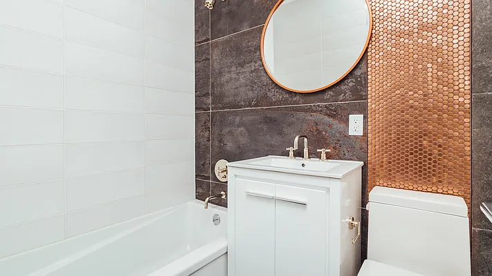 Rented by Nooklyn NYC LLC | media 65