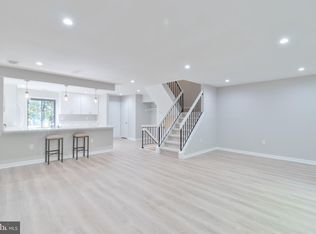 8748 Ridge Hollow Ct, Springfield, VA 22152