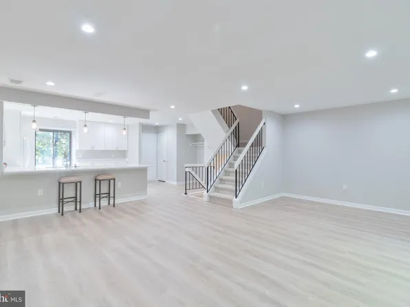 8748 Ridge Hollow Ct, Springfield, VA 22152