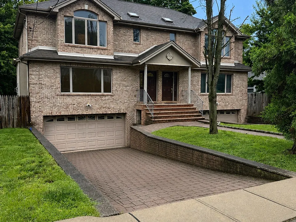 12 Cortland Pl #A