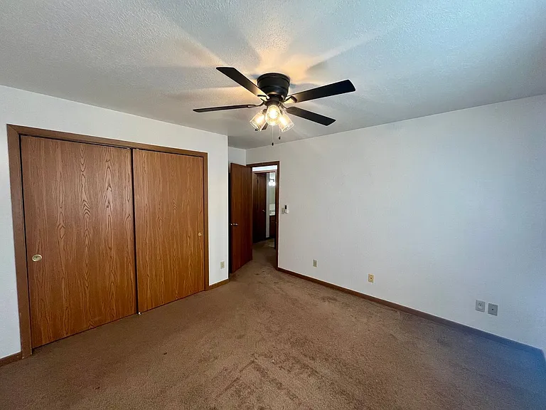 2710 Washington Ave — Photo 9