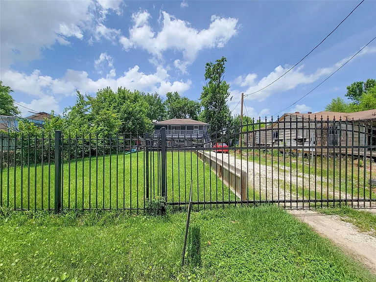 2513 Kowis St #B — Photo 26