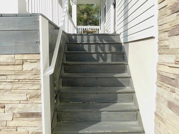 3rd image of 3218 Pretty Lake Ave #B