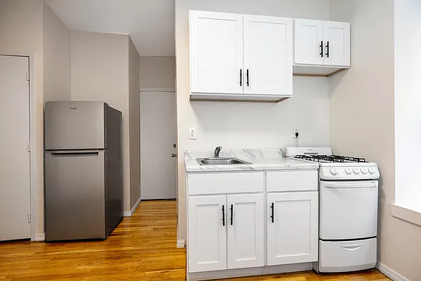 Rented by REAL New York | media 21