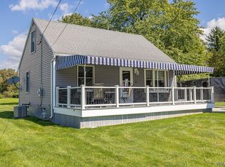 906 Mineral Springs Rd, Buffalo, NY 14224