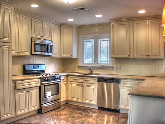 2nd image of 2236 Lake Dr
