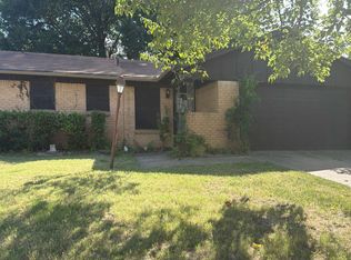 401 NW Hillery St, Burleson, TX 76028