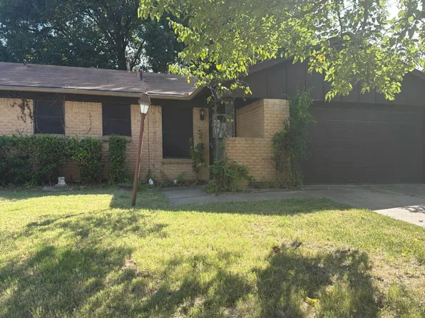 401 NW Hillery St, Burleson, TX 76028