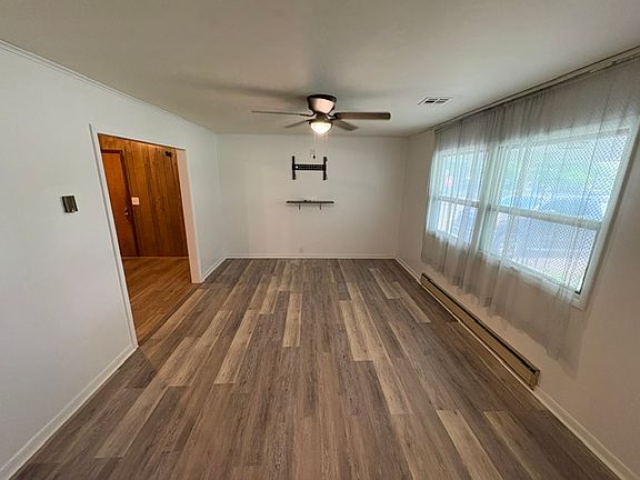 3rd image of 928 N Griffin Ave