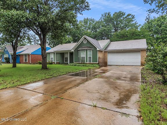 2nd image of 7155 Redfern Dr