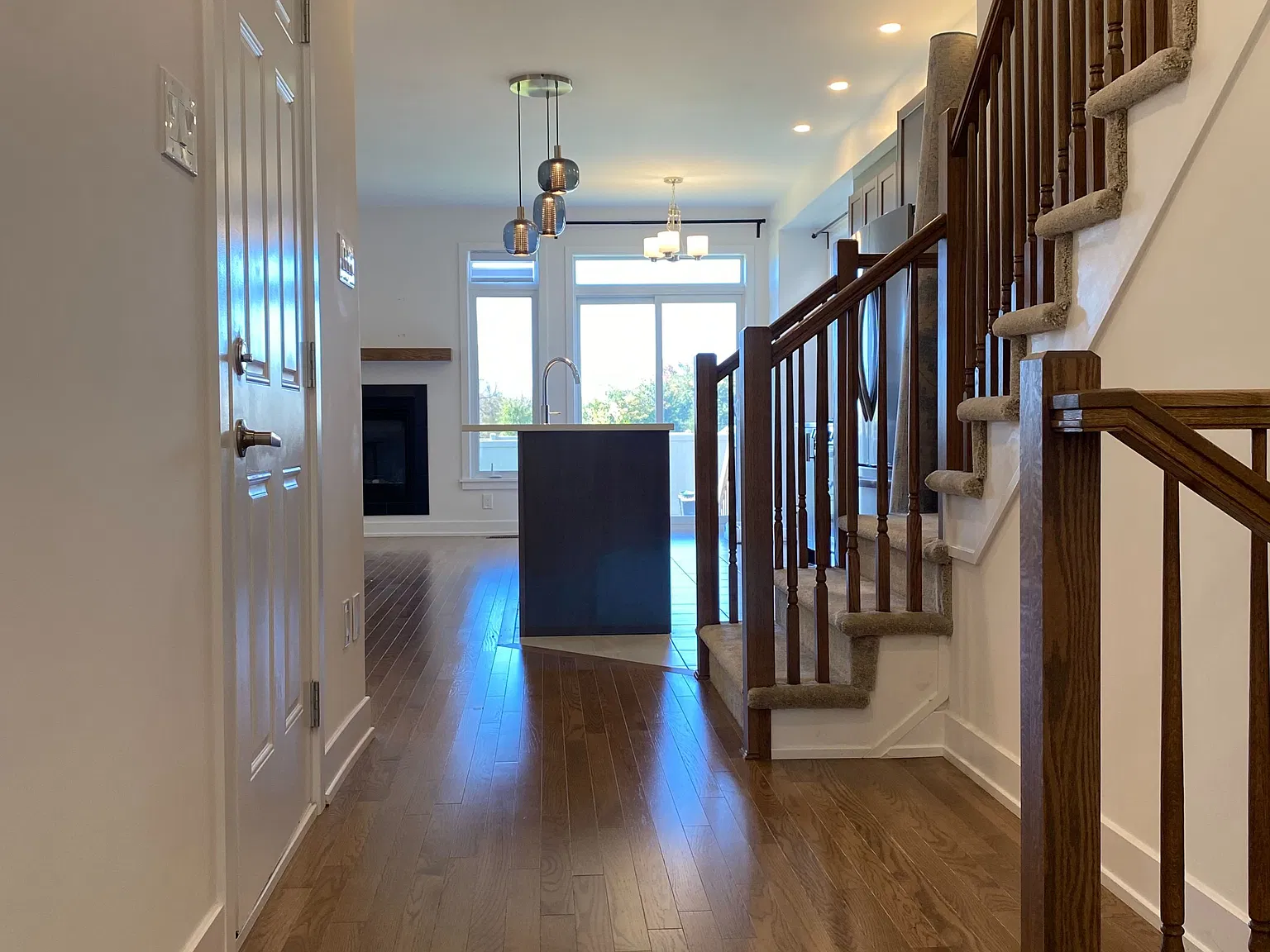 3 bed, $2,700 — Photo 2