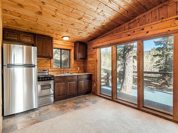 5th image of 305 Bristlecone Cir