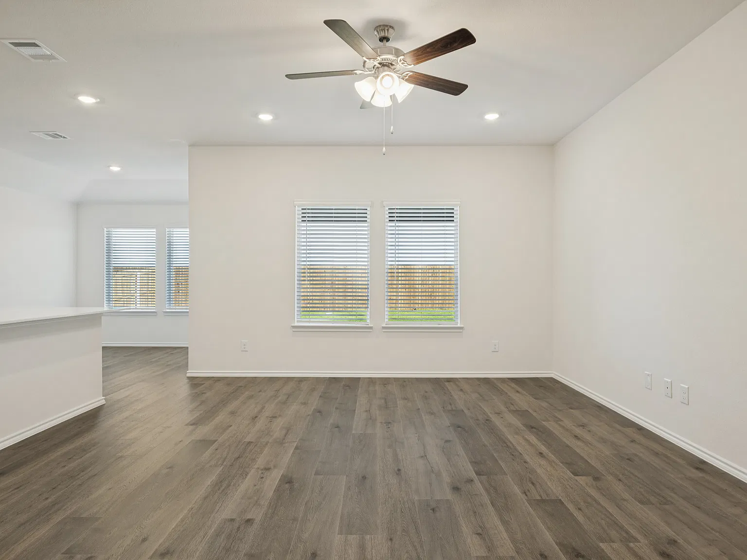 4 bed, 1655 sqft, $1,795 — Photo 2