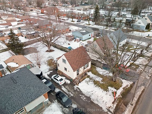 3rd image of 6755 McLeod Rd