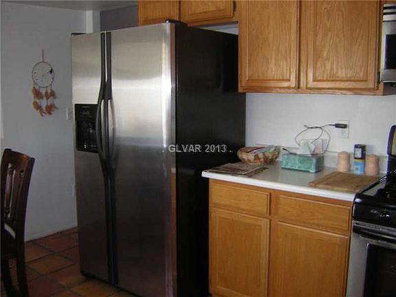 4th image of 7513 W Gilmore Ave