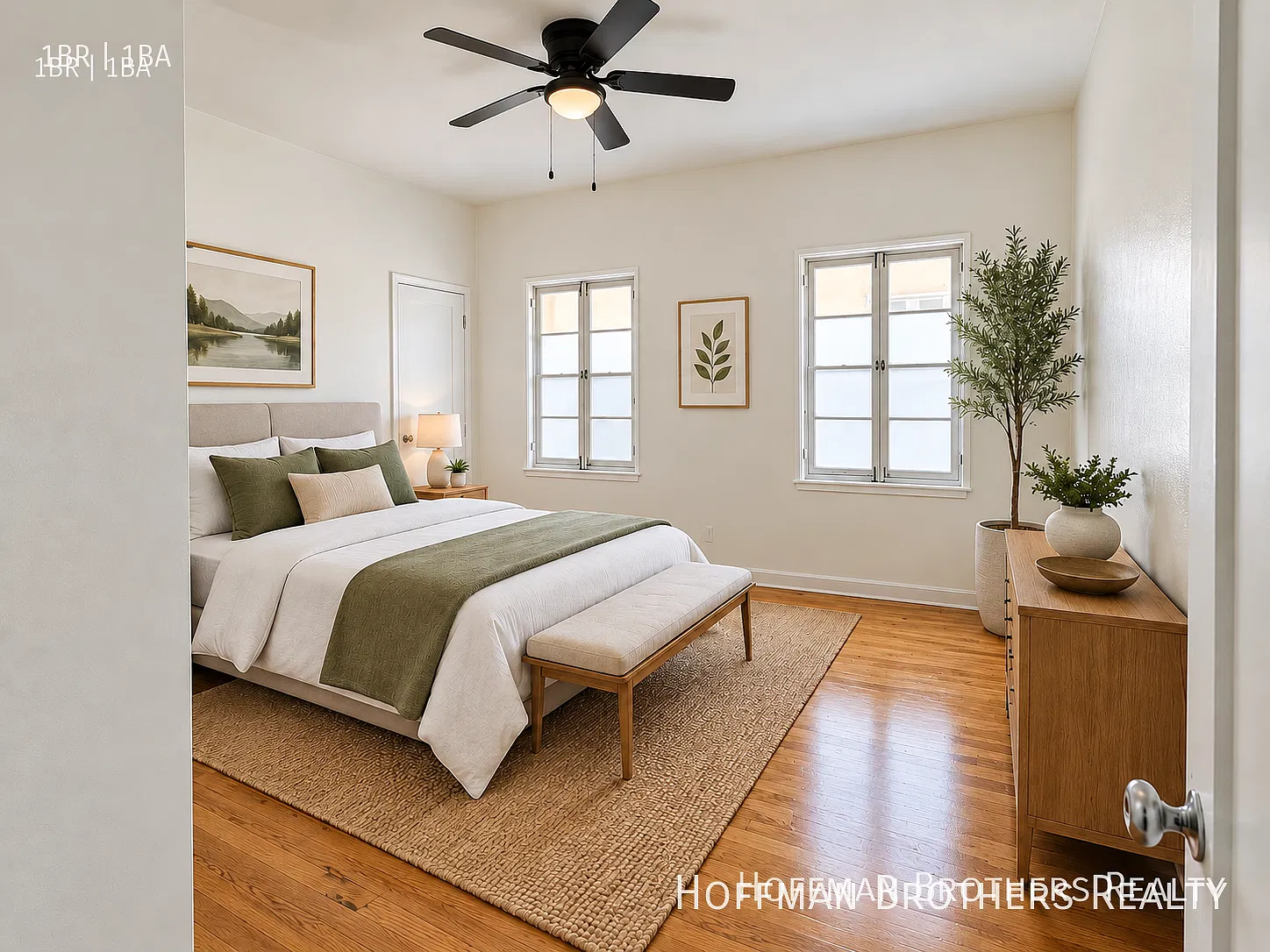 Spacious East Hollywood 1-Bedroom with Hardwood Floors & Optional Garage Parking!! — Photo 4