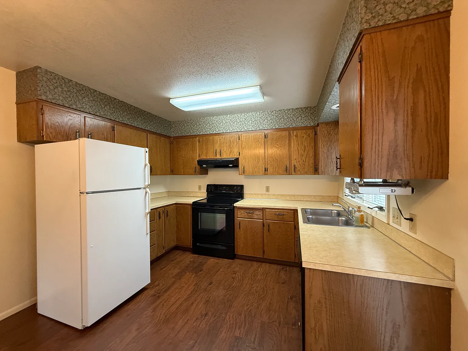 2 bed, 1752 sqft, $1,850 — Photo 3