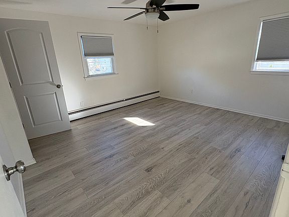 4th image of 428 Midland Ave #2