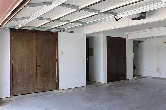 55 Brentwood Rd — Photo 2