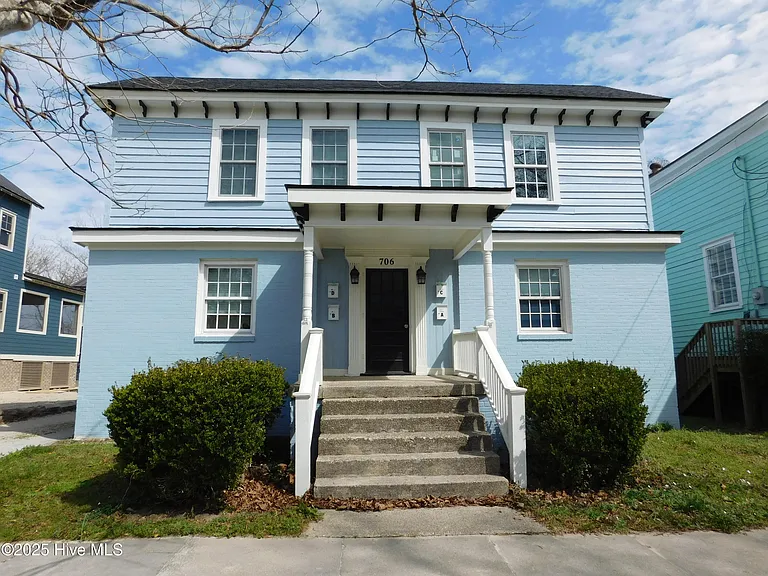706 E Front St #A — Photo 2
