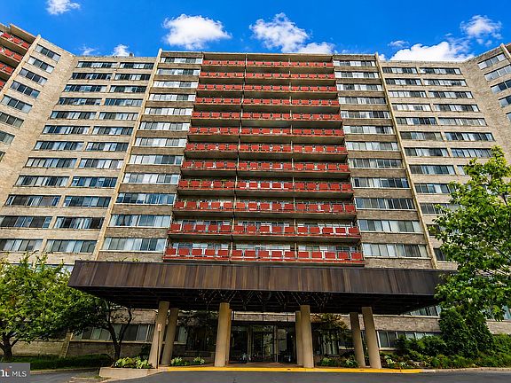 2nd image of 5340 Holmes Run Pkwy Unit 907
