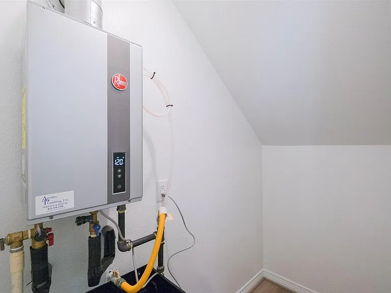 6434 New York St — Photo 11