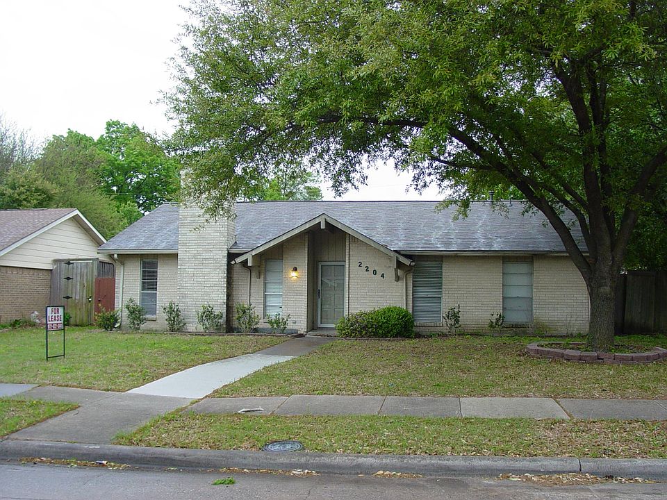 1st image of 2204 Briarwood Dr