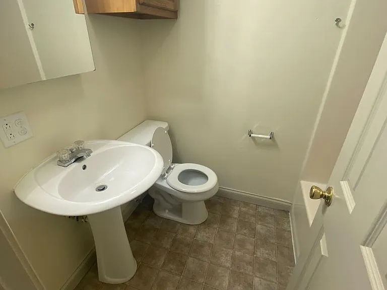 832 Columbia Ave — Photo 10
