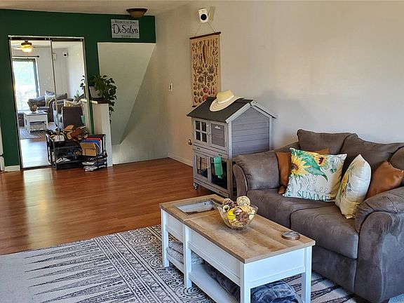 5th image of 40 Monet Ct Floor 2